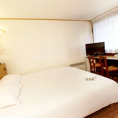 Campanile Nature - Parc Des Exposition 호텔 3*