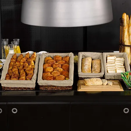 Campanile - Parc Des Expositions Hotel 3*
