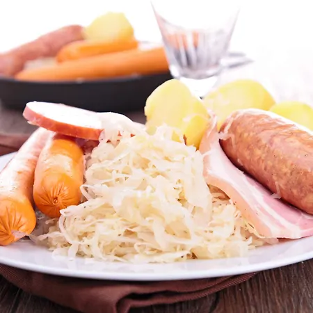 Campanile - Parc Des Expositions Hotel 3*