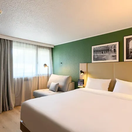 Szálloda Campanile - Parc Des Expositions