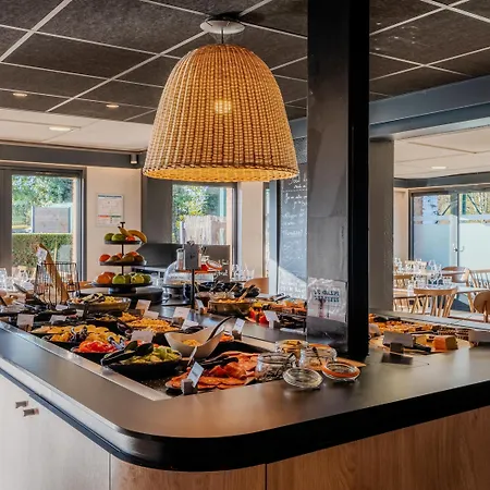 Campanile Nature - Parc Des Exposition Otel 3*