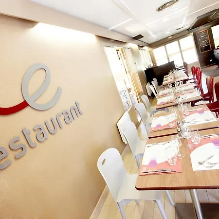 Campanile - Parc Des Expositions Hotel 3*