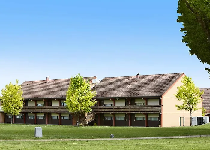 Campanile Nature - Colmar Parc Des Exposition 3* Κολμάρ