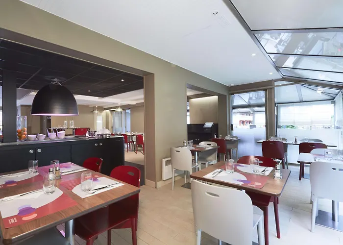 Campanile - Parc Des Expositions Hotel 3*