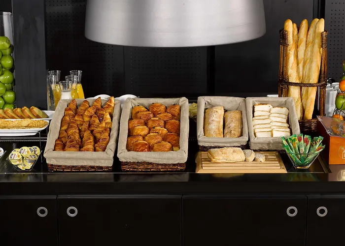 Campanile - Parc Des Expositions Hotel 3*