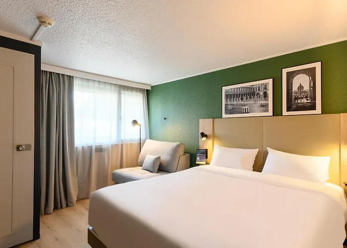 Hotel Campanile - Parc Des Expositions