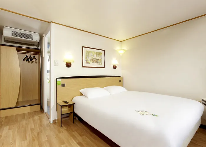 Hotel Campanile Nature - Colmar Parc Des Exposition