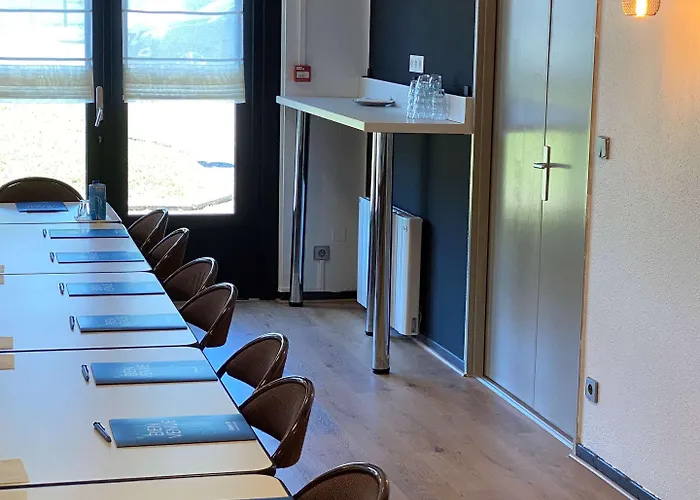 Hotel Campanile - Parc Des Expositions 3*