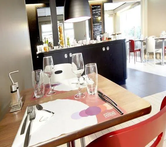 Hotel Campanile - Parc Des Expositions 3*